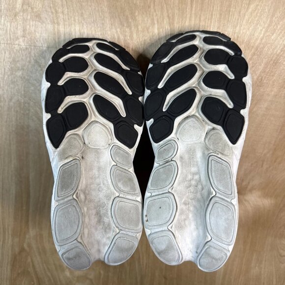 New Balance Women Fresh Foam More v4 WMORBK4 Black Running Shoes Size 7 - Picture 6 of 8